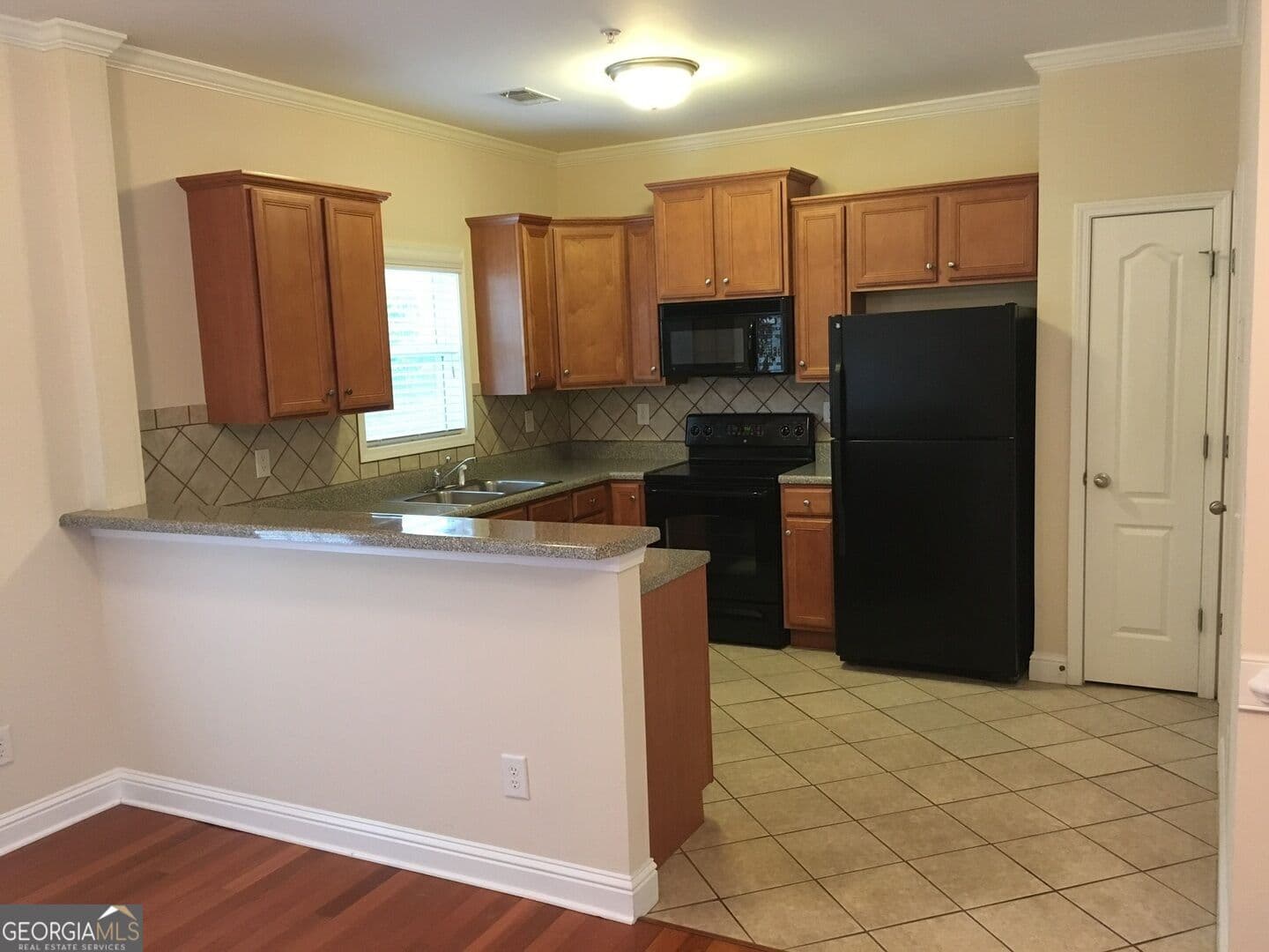 3 bedroom, 3.5 bathroom, 1,518 sq ft townhouse for rent at 287 Oconee River Circle, Athens, GA 30605 for $2,100 a month — photo 3