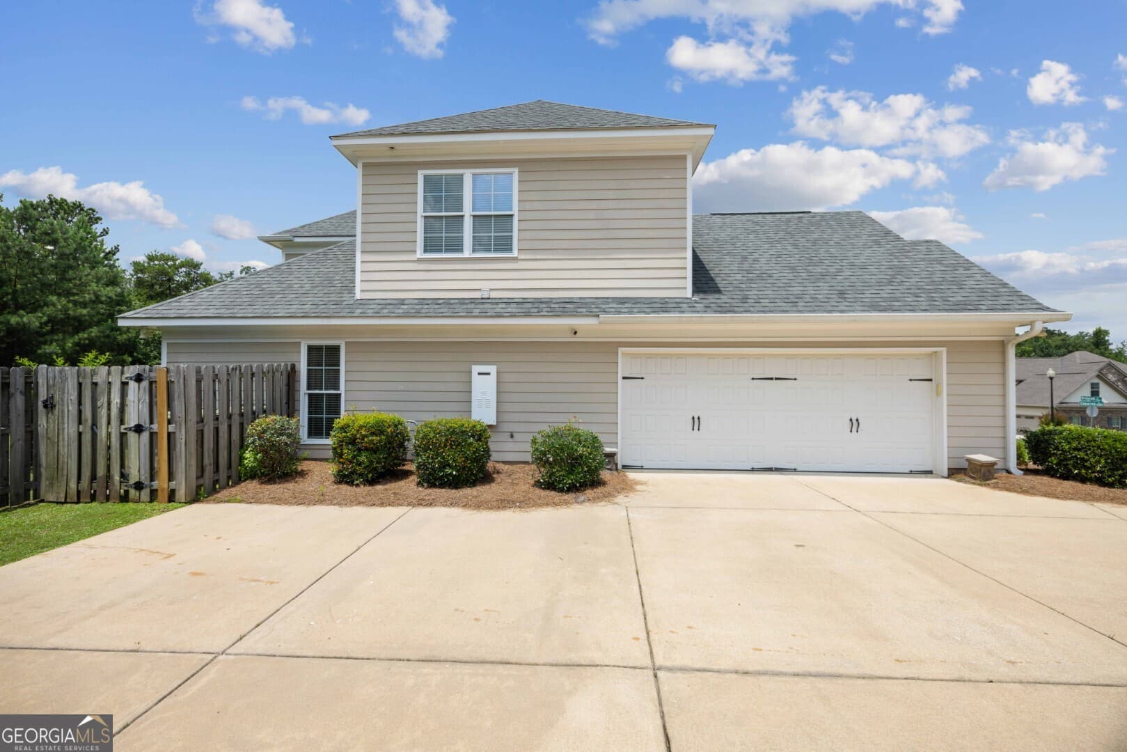 4 bedroom, 3 bathroom, 3,050 sq ft single family residence under contract at 7103 Bridgemill Drive, Columbus, GA 31904 — photo 5