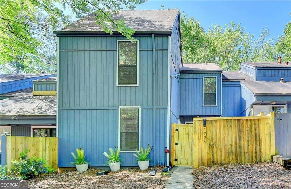 4 bedroom, 4 bathroom, 3,248 sq ft condominium for sale at 1039 Mariners Court, Stone Mountain, GA 30083 — photo 1 of 41