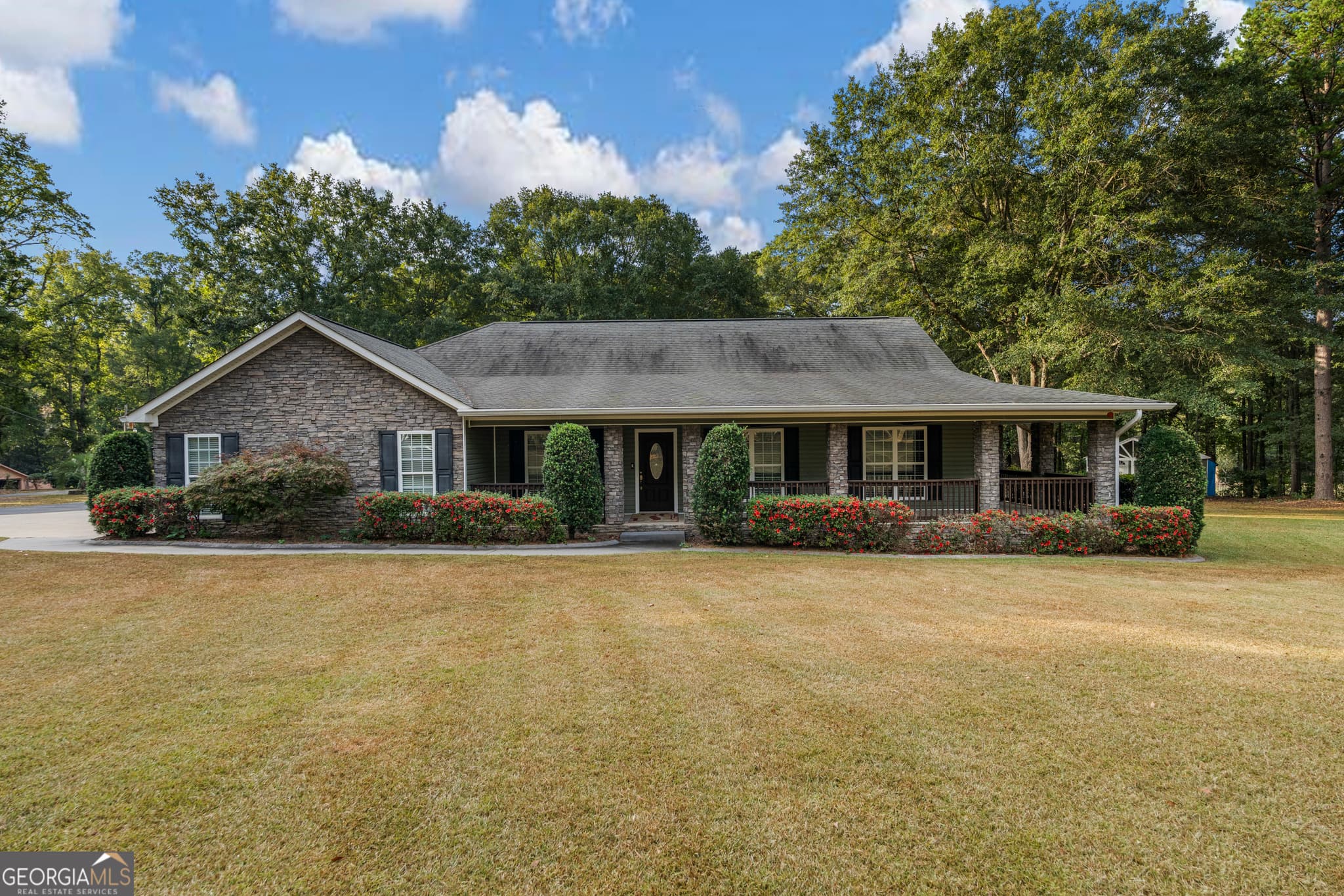 3 bedroom, 2.5 bathroom, 2,188 sq ft cabin,loft,single family residence sold at 687 Glass Bridge Road, Lagrange, GA 30240