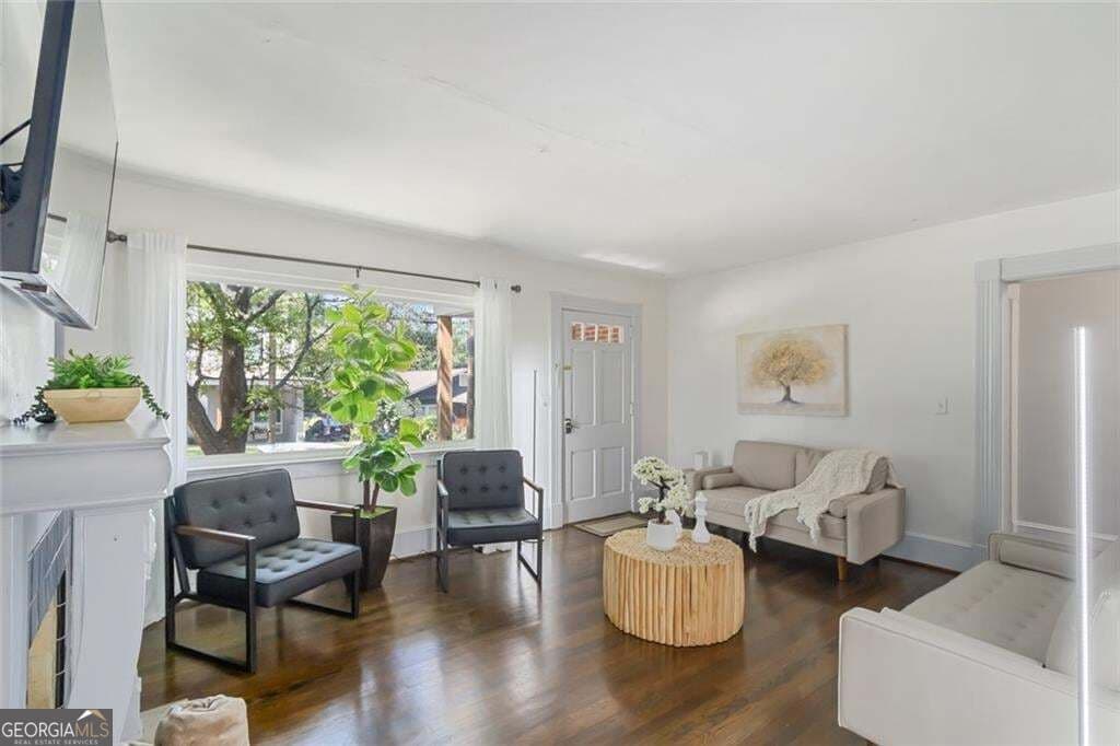 4 bedroom, 4 bathroom, 2,362 sq ft single family residence for sale at 1185 Francis Street, Atlanta, GA 30318 — photo 7