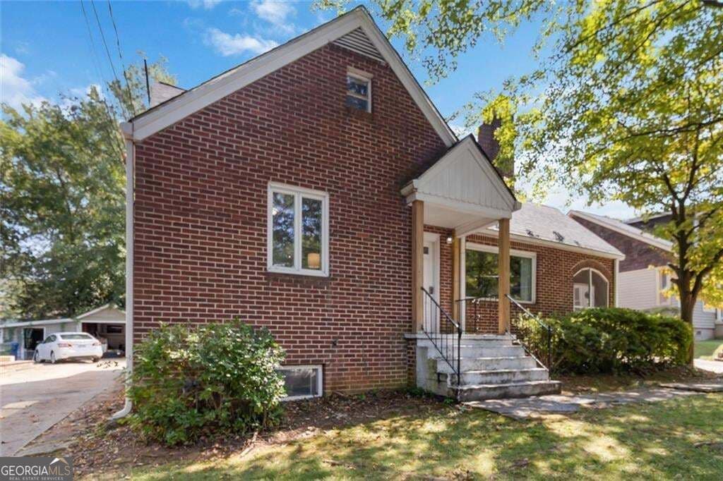 4 bedroom, 4 bathroom, 2,362 sq ft single family residence for sale at 1185 Francis Street, Atlanta, GA 30318 — photo 3