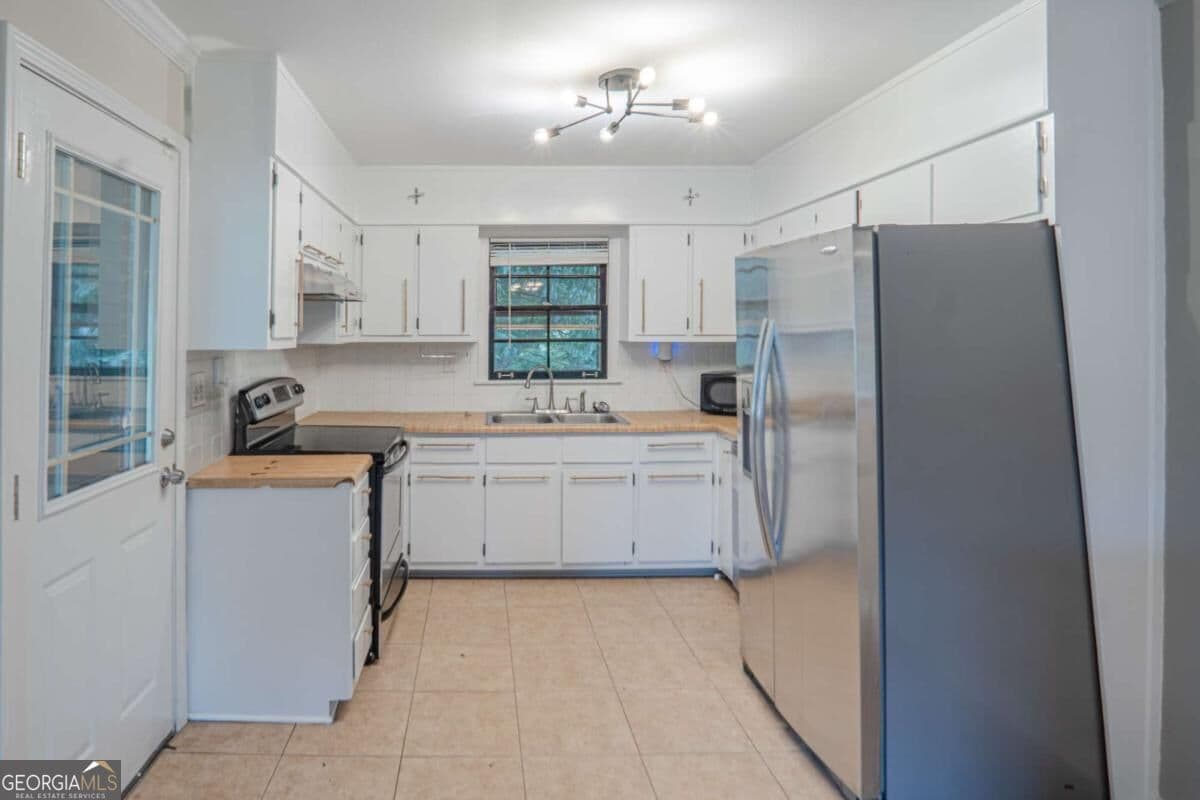 3 bedroom, 1 bathroom single family residence for rent at 593 Hurt Road, Smyrna, GA 30082 for $1,795 a month — photo 3