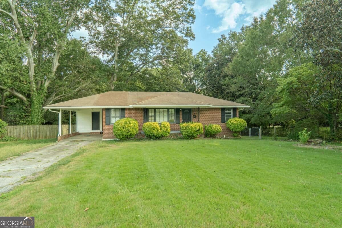 3 bedroom, 1 bathroom single family residence for rent at 593 Hurt Road, Smyrna, GA 30082 for $1,795 a month — photo 1 of 15