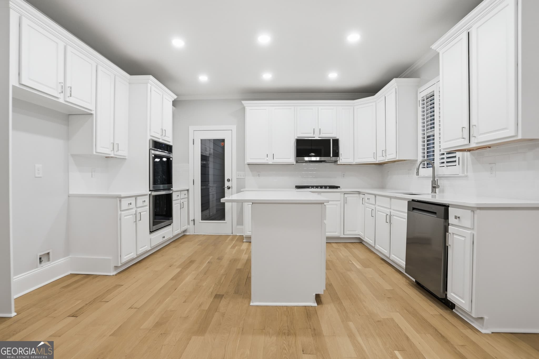 4 bedroom, 3.5 bathroom, 2,951 sq ft single family residence for sale at 5228 Yellowtail Lane, Kennesaw, GA 30152 — photo 2
