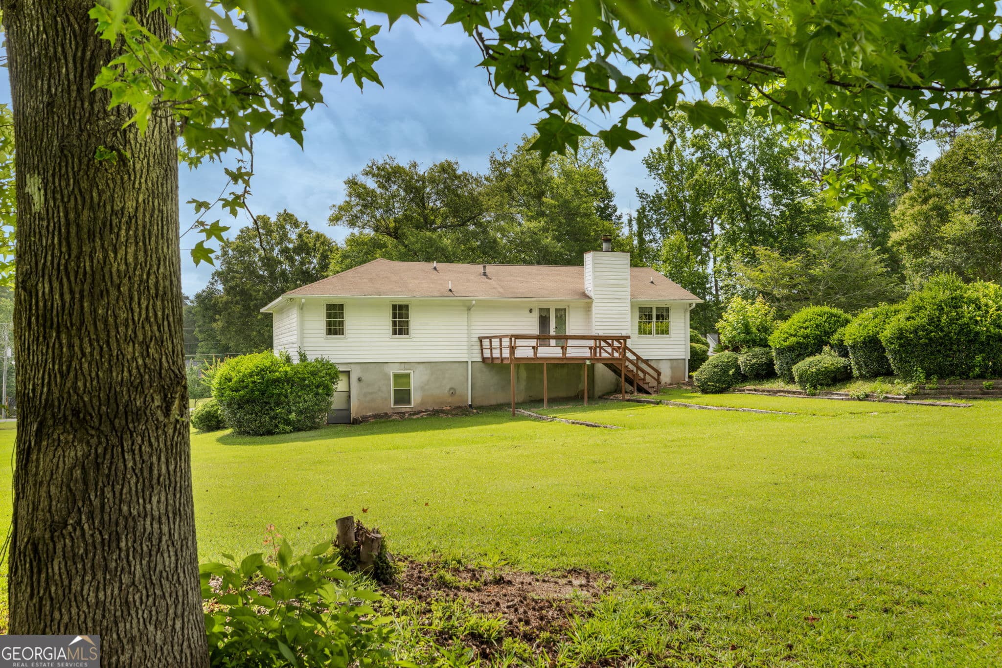 4 bedroom, 3 bathroom, 2,464 sq ft single family residence for sale at 2777 Glen Echo Drive, Lizella, GA 31052 — photo 2