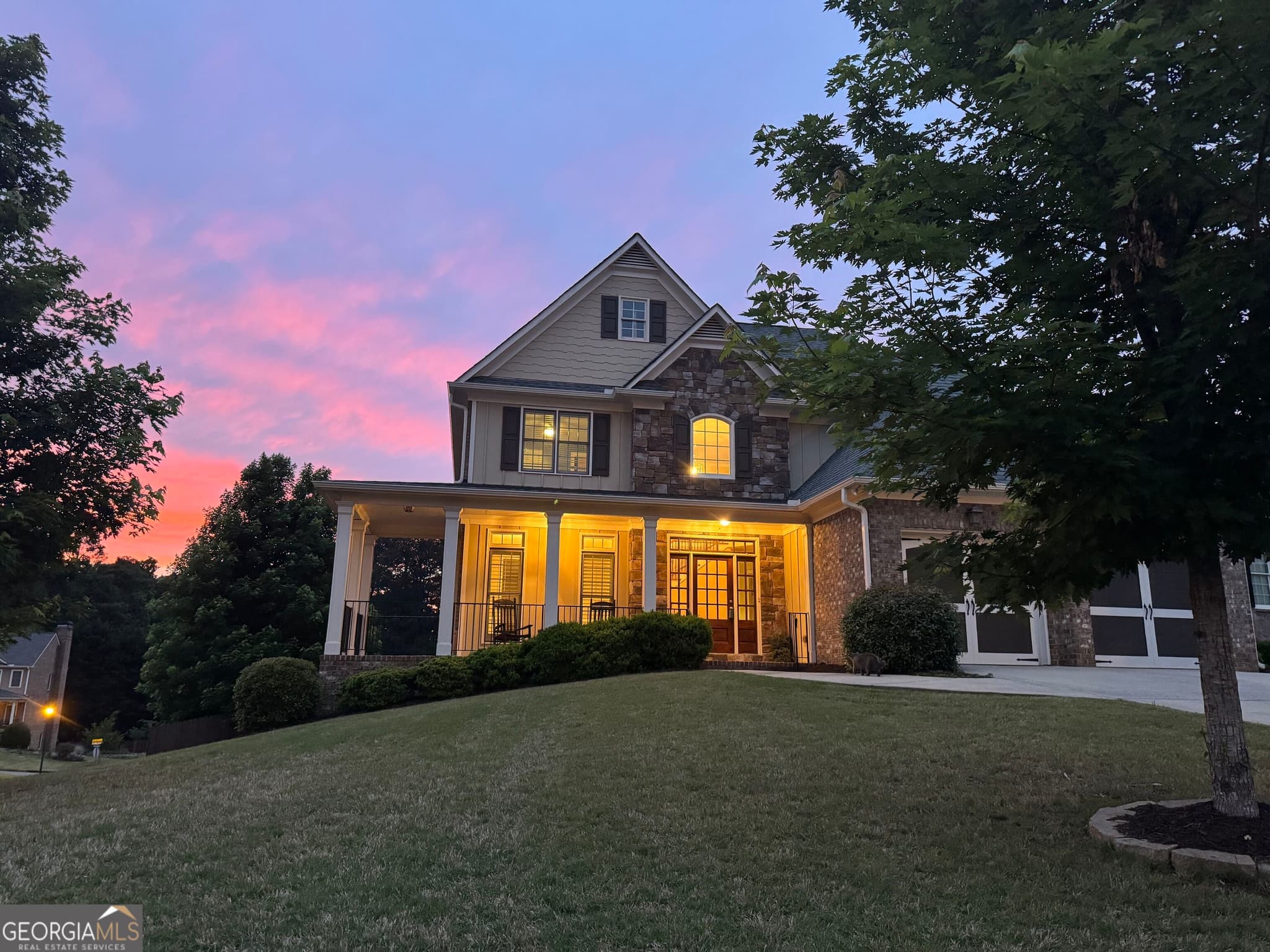 4 bedroom, 2.5 bathroom, 2,686 sq ft single family residence for sale at 4801 Saddle Creek Court, Acworth, GA 30101 — photo 2