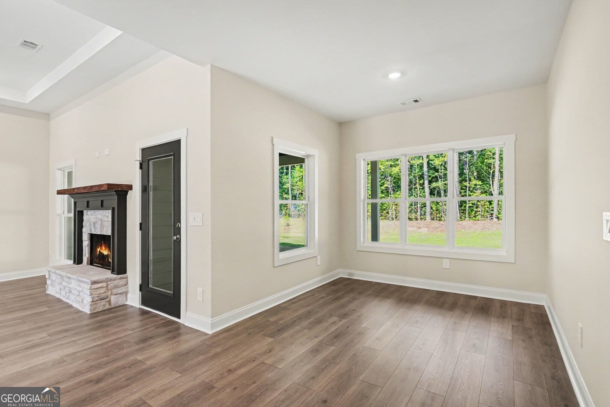5 bedroom, 4 bathroom, 2,900 sq ft single family residence for sale at 460 Flint Farms Drive, Concord, GA 30206 — photo 4