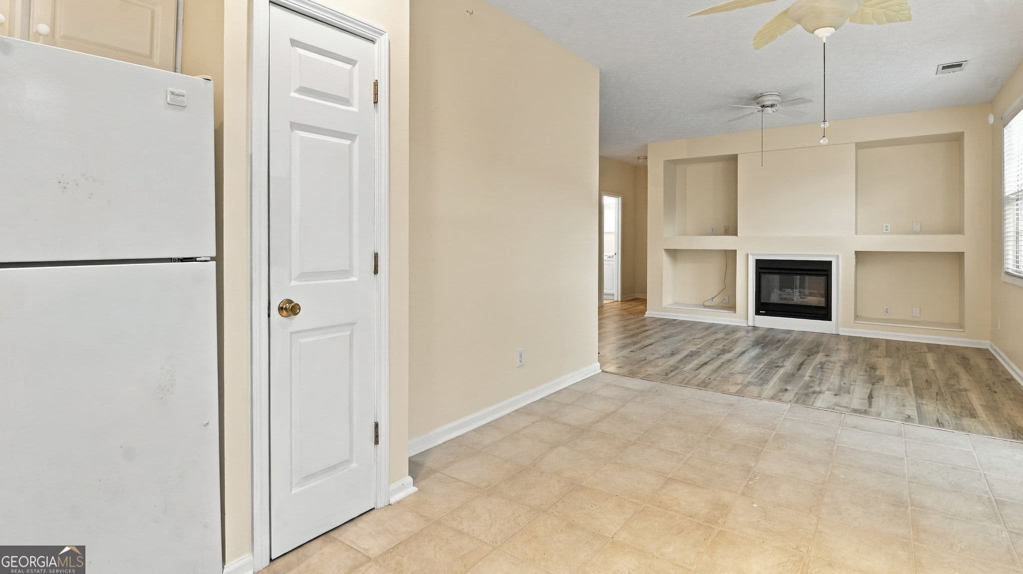 3 bedroom, 2 bathroom, 1,041 sq ft single family residence for sale at 682 Bedford Court, Woodstock, GA 30188 — photo 9