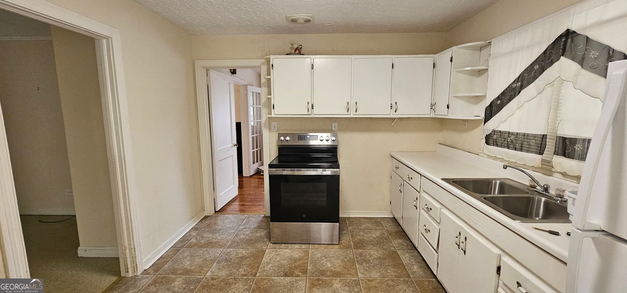 4 bedroom, 2 bathroom, 1,601 sq ft single family residence for sale at 75 Pressley Lane, Toccoa, GA 30577 — photo 3
