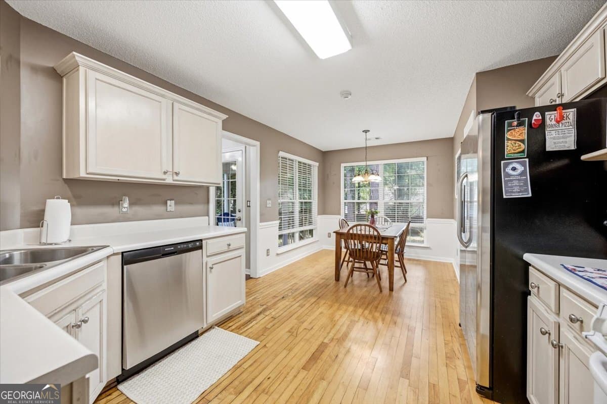 3 bedroom, 2 bathroom, 1,397 sq ft single family residence for sale at 3166 Stinsonville Road, Macon, GA 31204 — photo 6