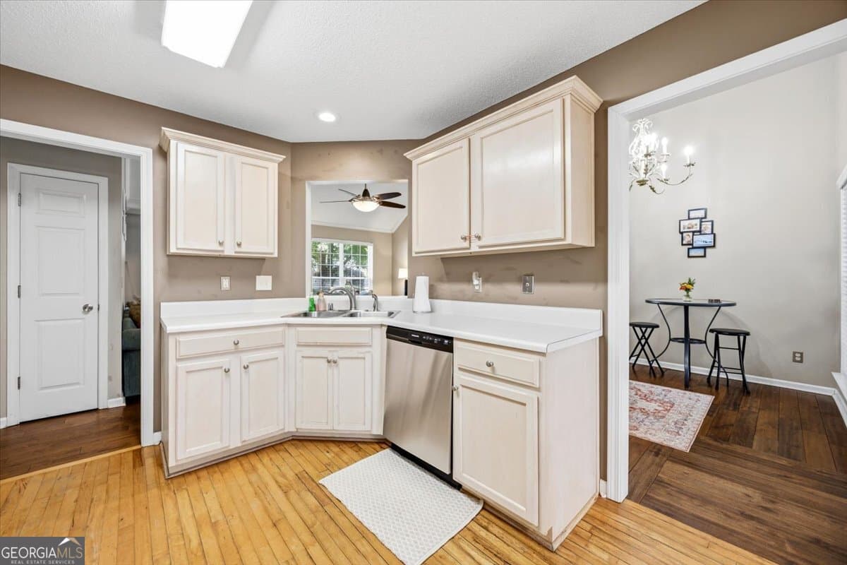 3 bedroom, 2 bathroom, 1,397 sq ft single family residence for sale at 3166 Stinsonville Road, Macon, GA 31204 — photo 7