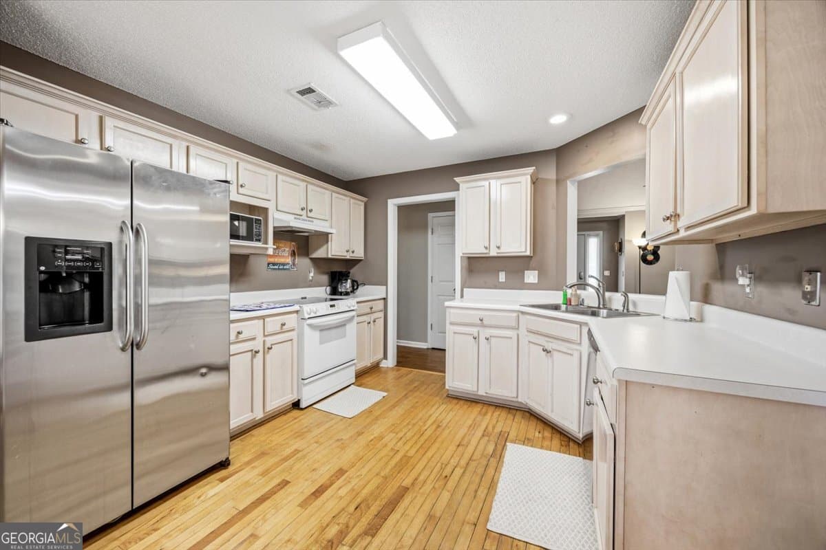 3 bedroom, 2 bathroom, 1,397 sq ft single family residence for sale at 3166 Stinsonville Road, Macon, GA 31204 — photo 9
