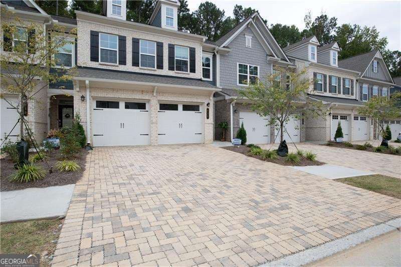 3 bedroom, 2.5 bathroom townhouse for rent at 525 Duval Drive, Alpharetta, GA 30009 for $3,280 a month — photo 1 of 19