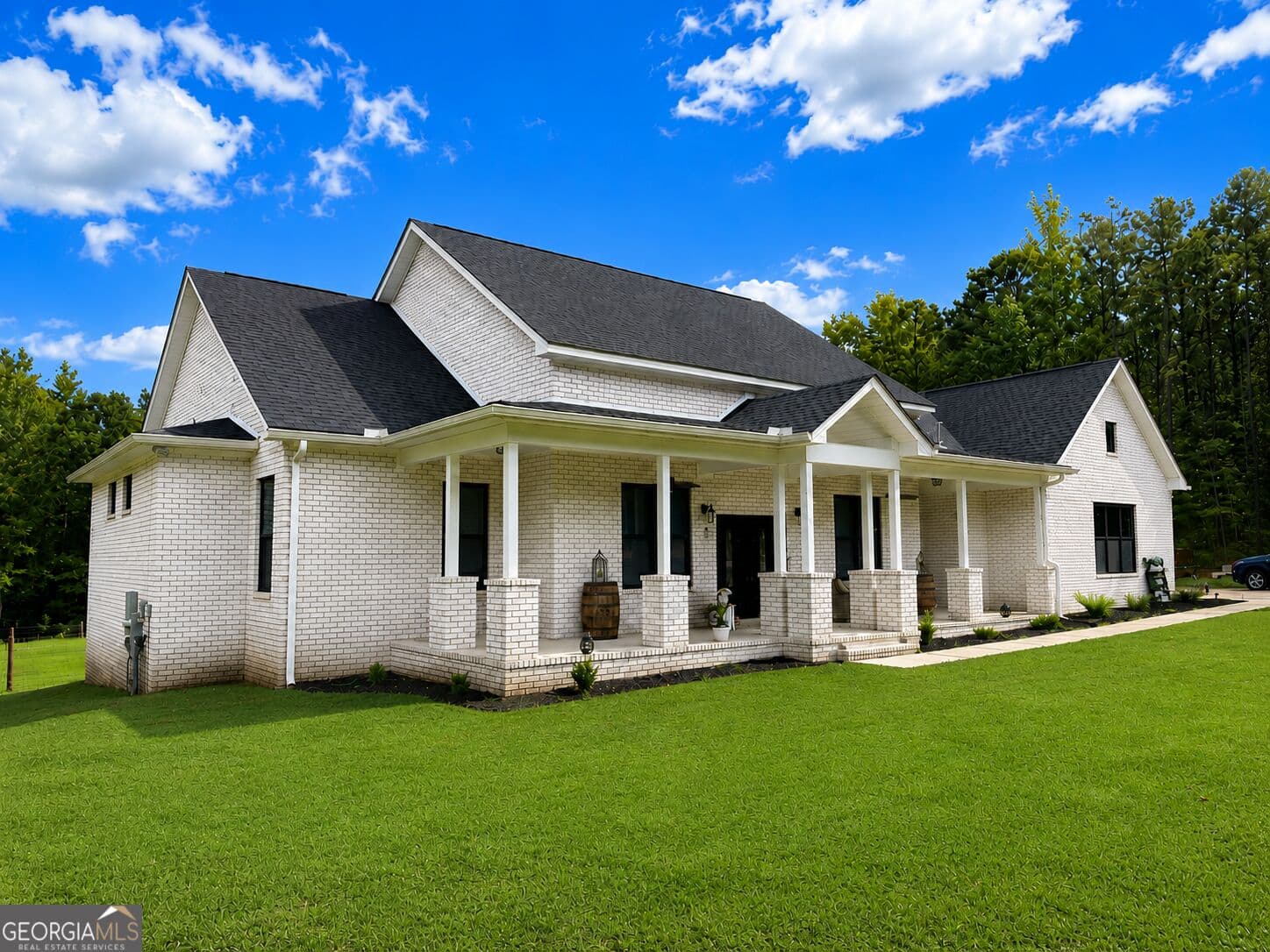 3 bedroom, 3.5 bathroom, 2,593 sq ft single family residence under contract at 100 Spring Trail, Box Springs, GA 31801 — photo 2
