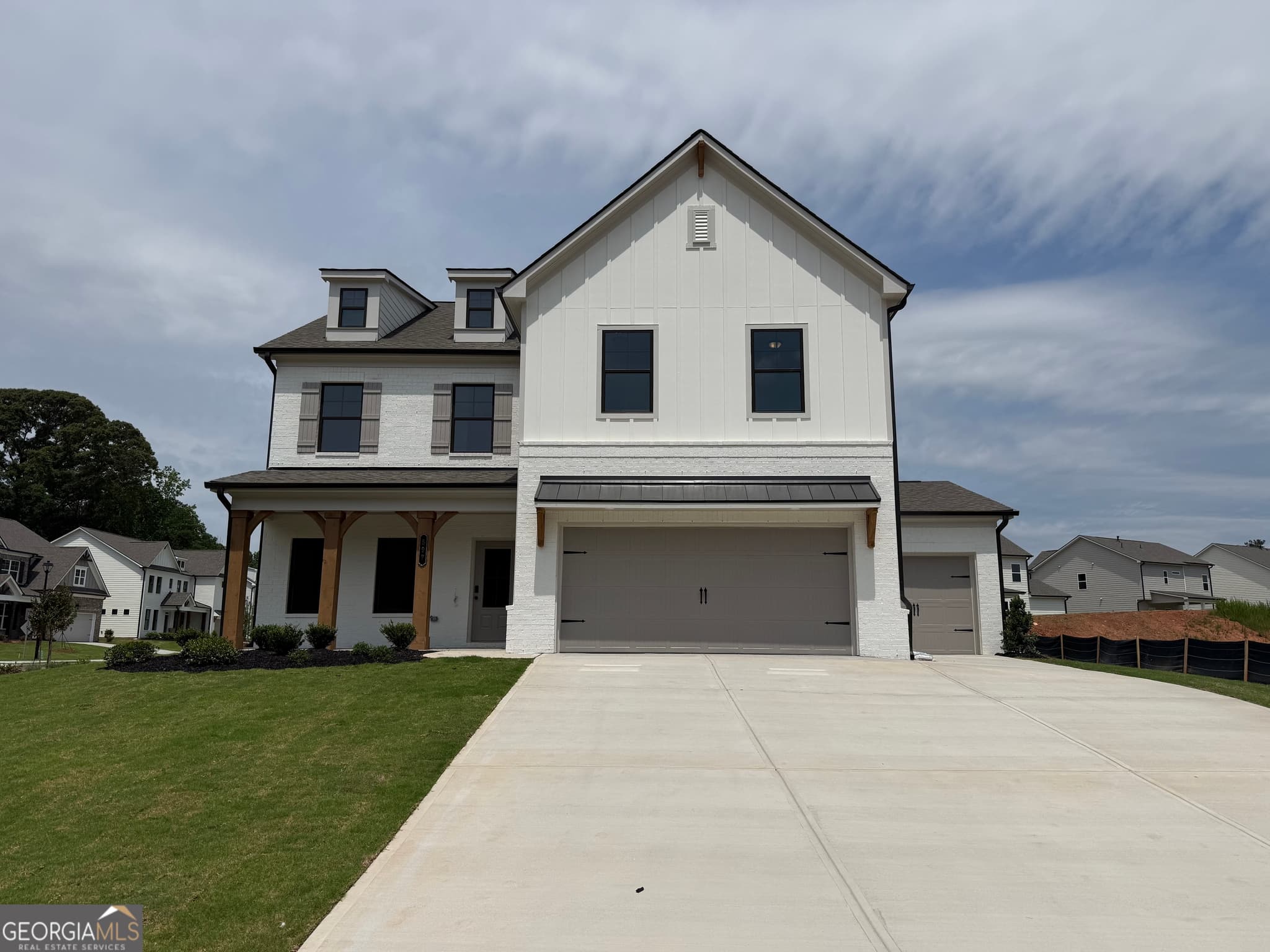 5 bedroom, 4 bathroom, 2,800 sq ft single family residence sold at 597 Winding Rose Drive, Hoschton, GA 30548