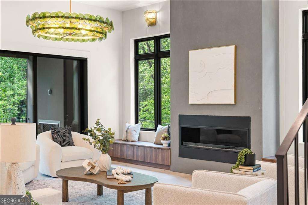 5 bedroom, 5.5 bathroom, 4,970 sq ft single family residence for sale at 3212 Towerview Drive, Atlanta, GA 30324 — photo 7