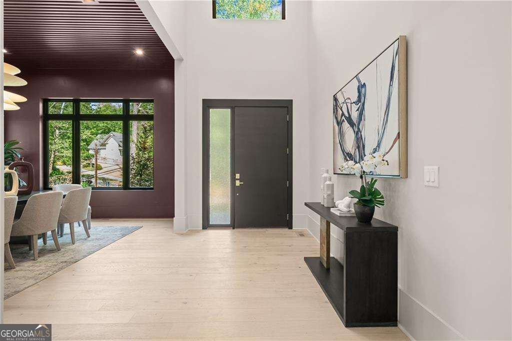 5 bedroom, 5.5 bathroom, 4,970 sq ft single family residence for sale at 3212 Towerview Drive, Atlanta, GA 30324 — photo 4