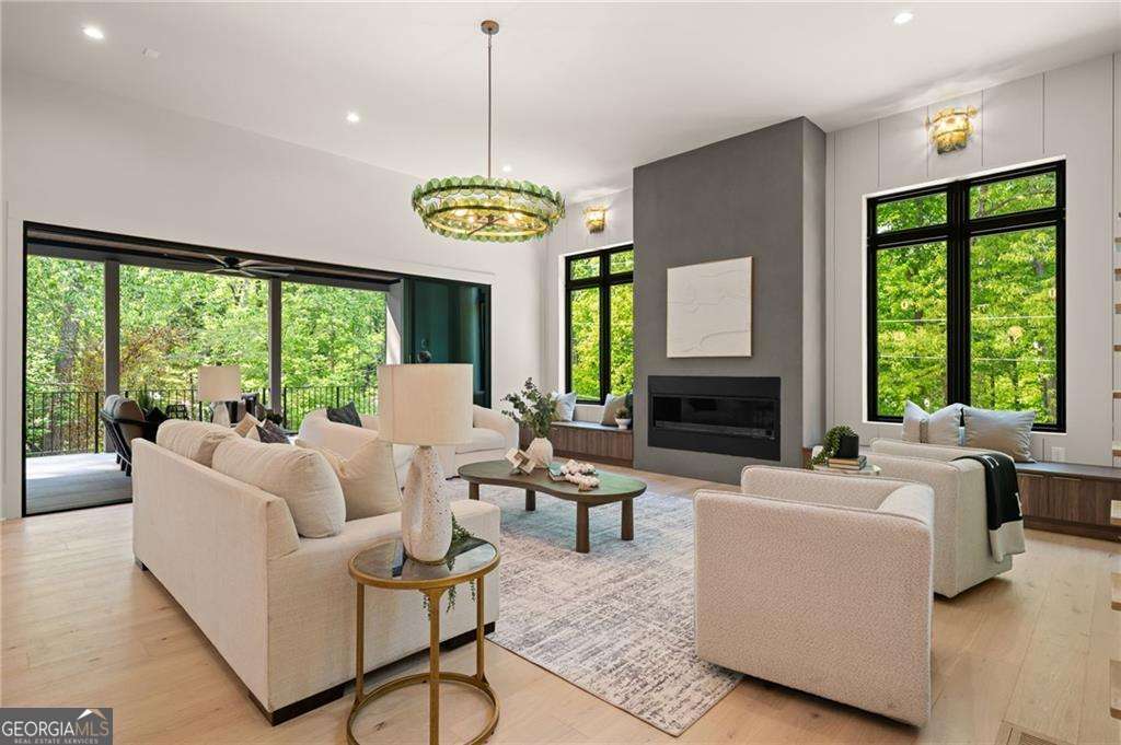 5 bedroom, 5.5 bathroom, 4,970 sq ft single family residence for sale at 3212 Towerview Drive, Atlanta, GA 30324 — photo 8