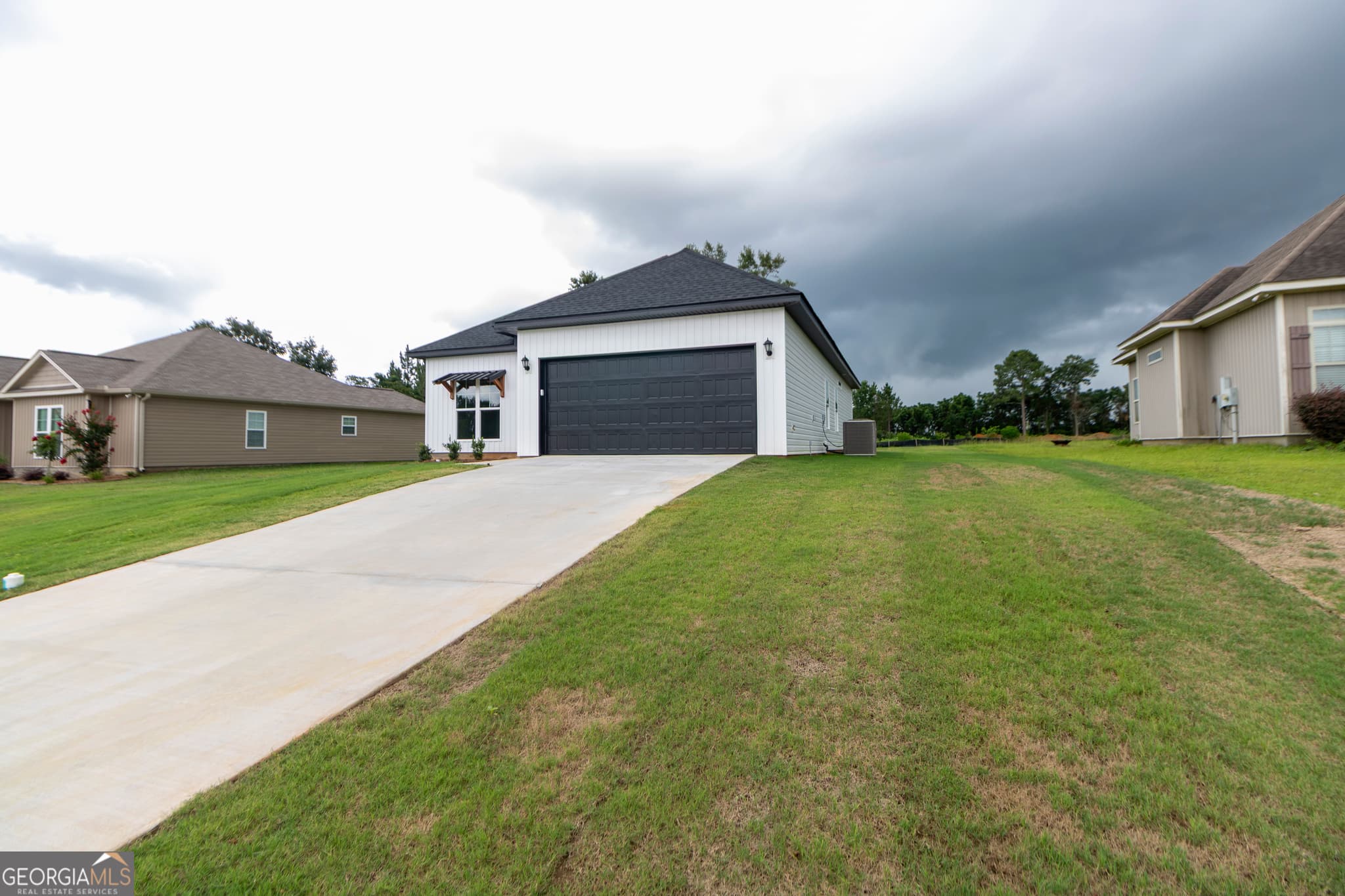 3 bedroom, 2 bathroom, 1,380 sq ft single family residence for sale at 67 Cole Drive, Hawkinsville, GA 31036 — photo 3