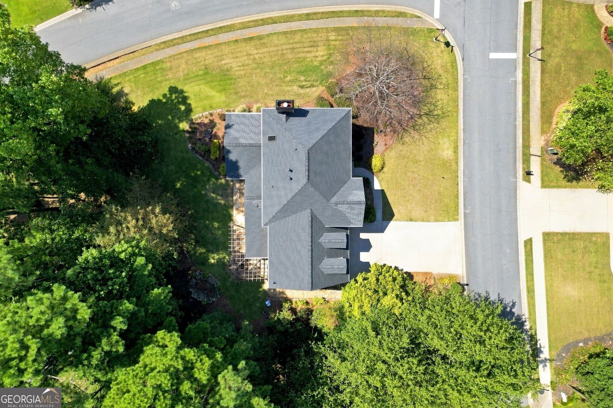 5 bedroom, 2.5 bathroom, 3,116 sq ft single family residence for sale at 5719 Fairwood Drive, Acworth, GA 30101 — photo 8