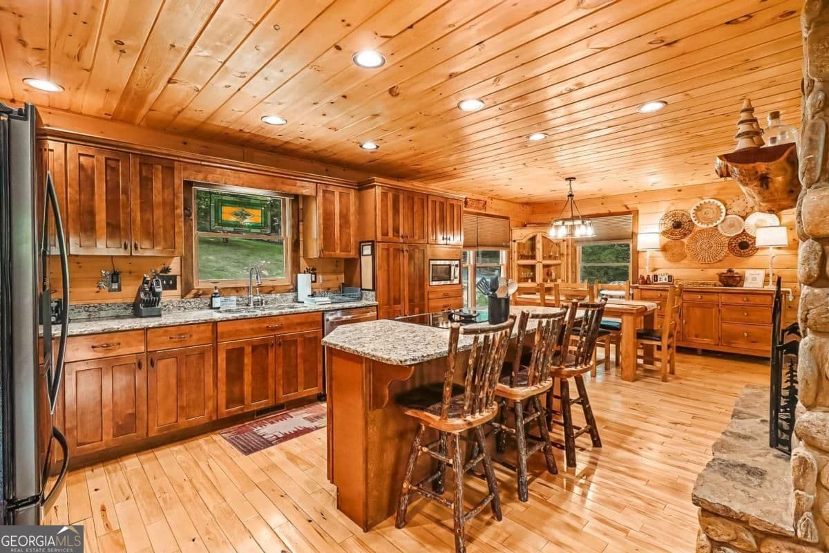 3 bedroom, 3.5 bathroom, 3,313 sq ft cabin,single family residence for sale at 710 Ensley Road, Epworth, GA 30541 — photo 6