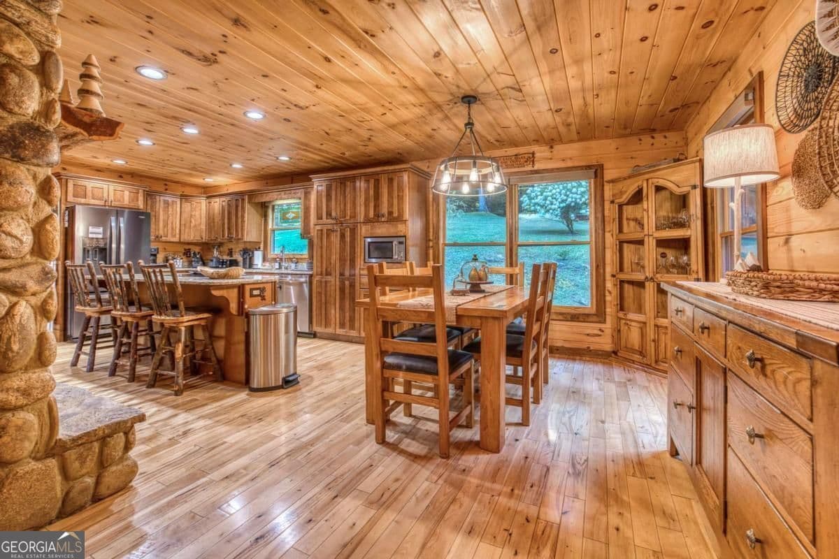 3 bedroom, 3.5 bathroom, 3,313 sq ft cabin,single family residence for sale at 710 Ensley Road, Epworth, GA 30541 — photo 7