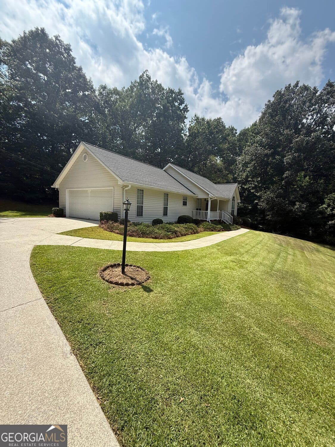 3 bedroom, 2 bathroom, 1,612 sq ft single family residence for sale at 4402 Nub Garland Road, Toccoa, GA 30577 — photo 8