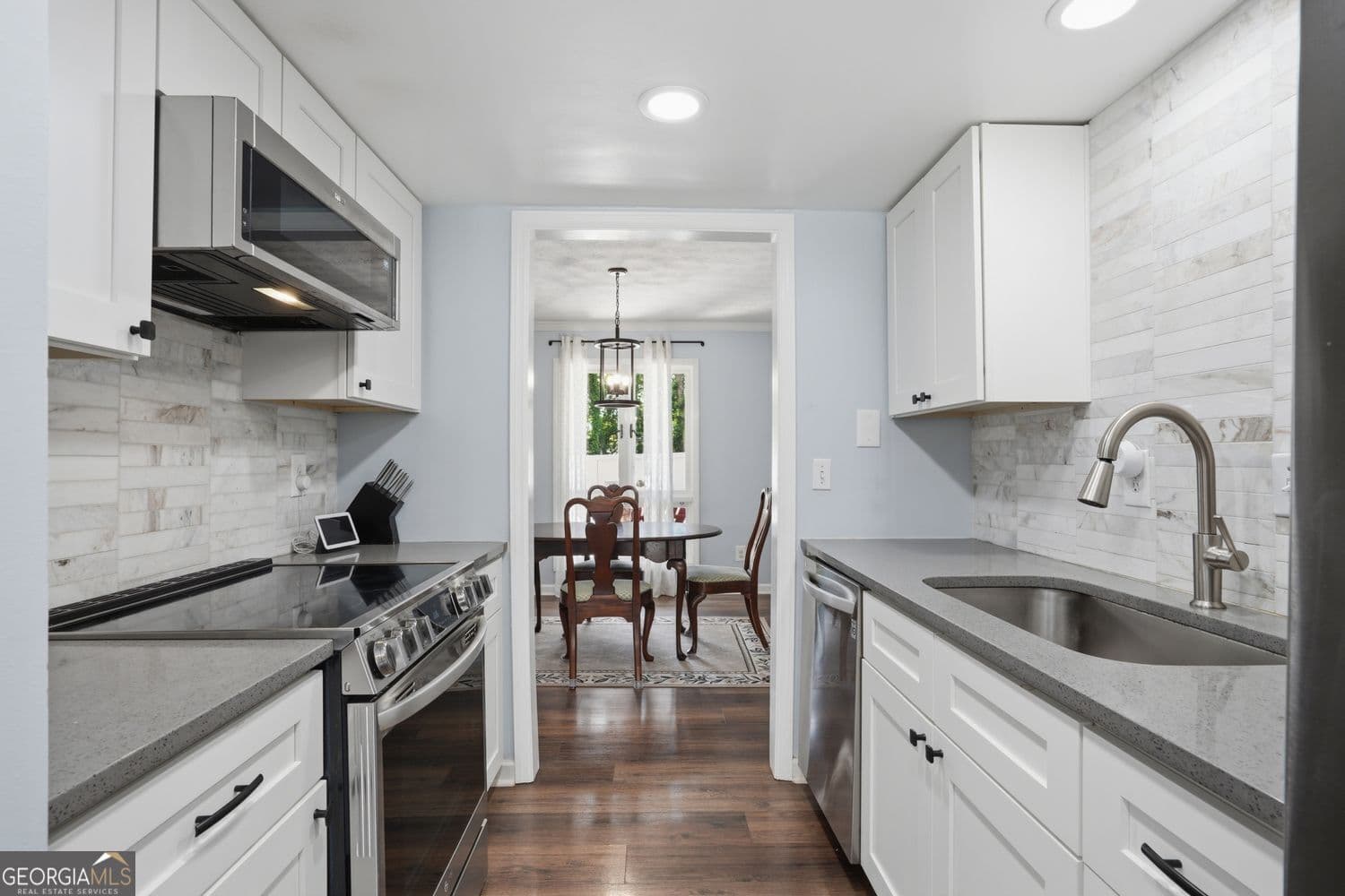 3 bedroom, 2.5 bathroom, 1,516 sq ft condominium for sale at 2540 Cedar Canyon Drive, Marietta, GA 30067 — photo 3
