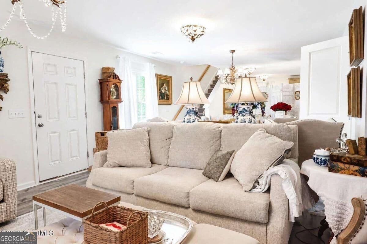 1 bedroom, 3 bathroom, 1,819 sq ft single family residence for sale at 138 Mohr Drive, Darien, GA 31305 — photo 4
