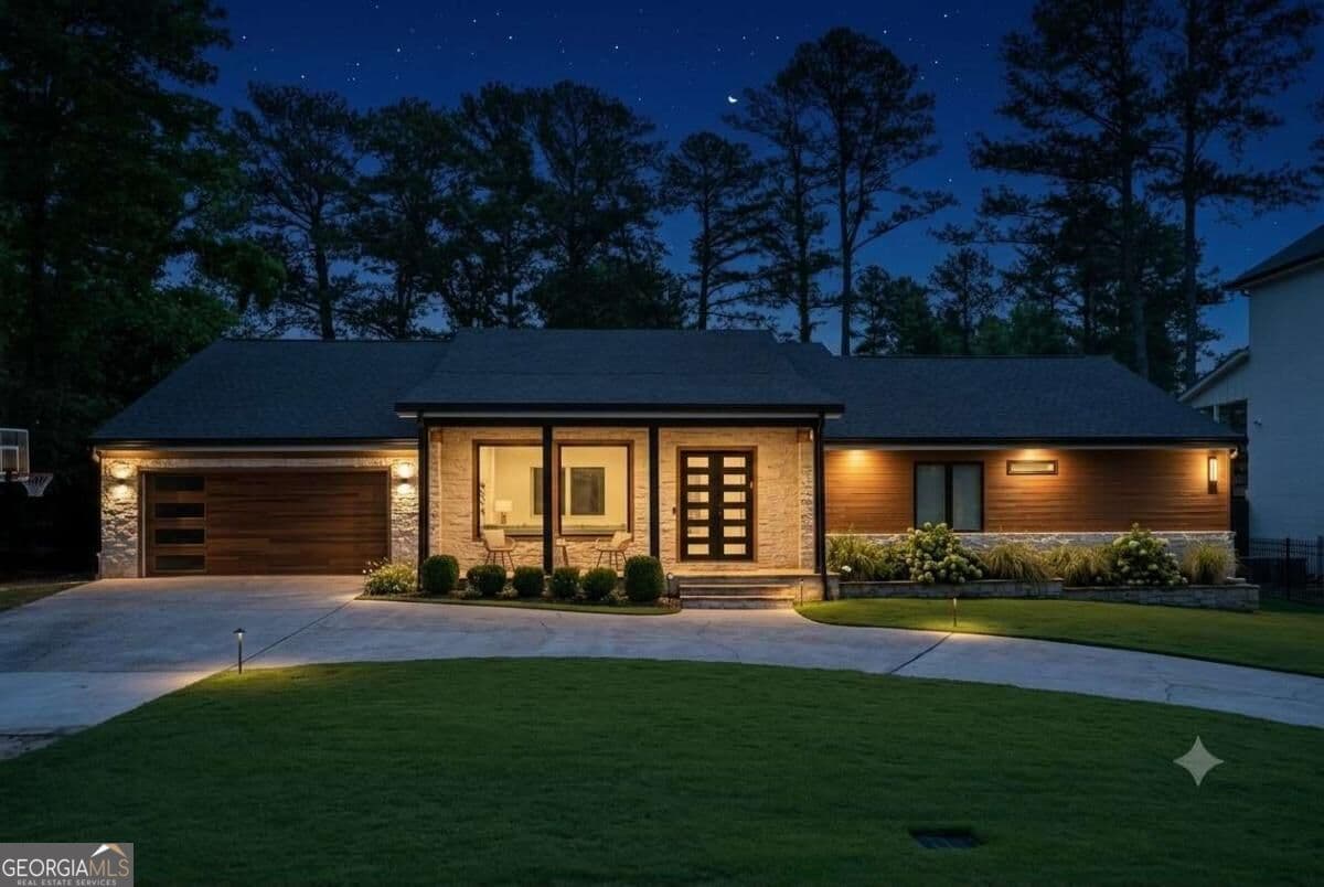 5 bedroom, 3.5 bathroom single family residence for rent at 4130 A Lower Roswell Road, Marietta, GA 30068 for $4,900 a month — photo 4