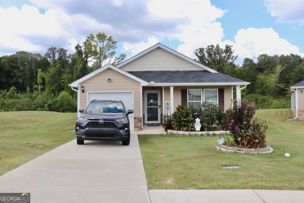 3 bedroom, 2 bathroom, 1,155 sq ft single family residence for sale at 520 Macmillian Lane, Macon, GA 31220