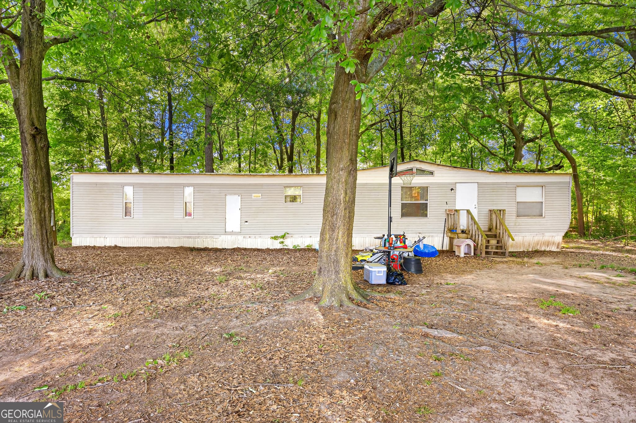 2 bedroom, 1 bathroom, 2,100 sq ft single family residence under contract at 65 Grant Drive, Hartwell, GA 30643 — photo 6