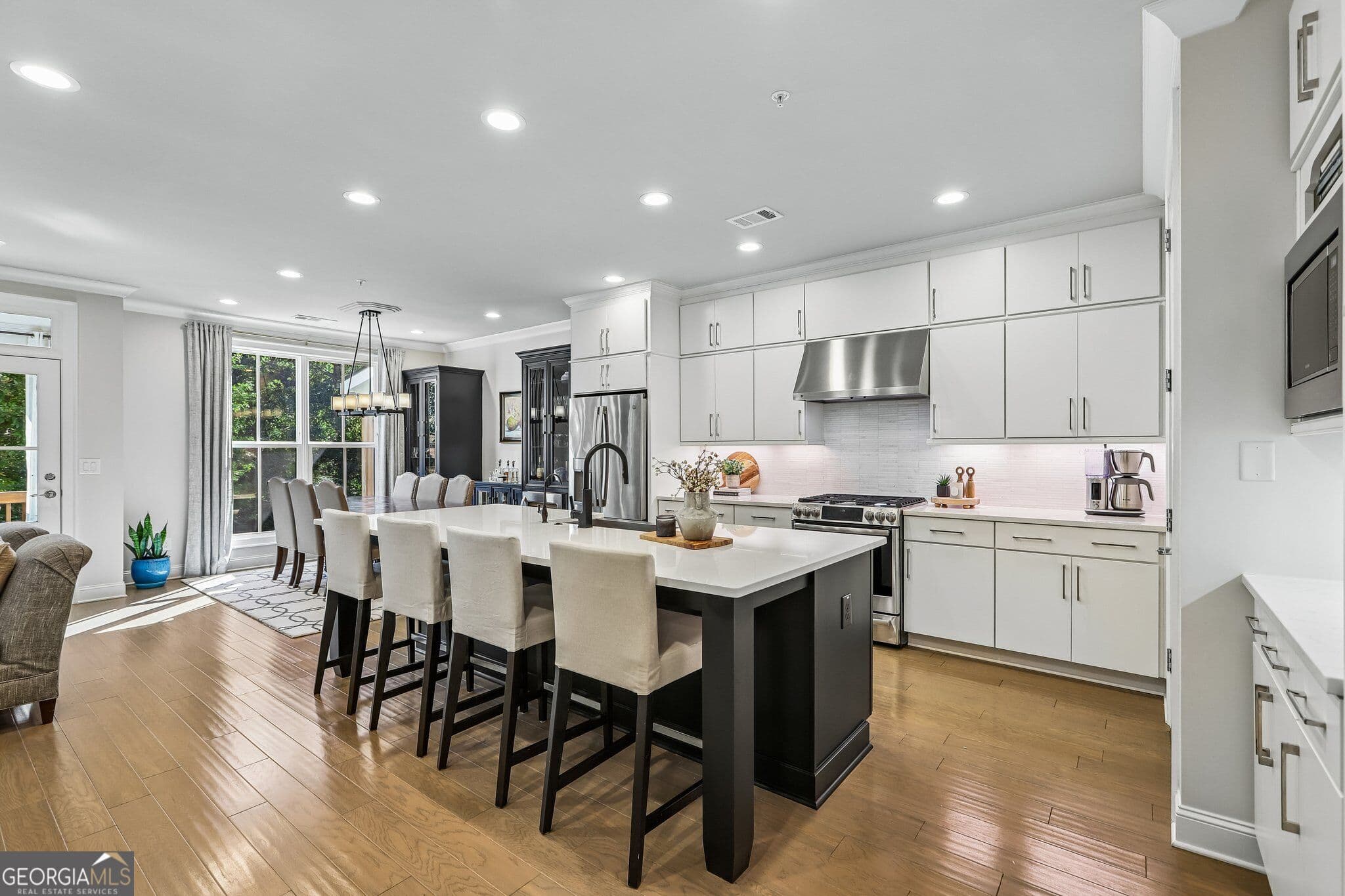 3 bedroom, 3.5 bathroom, 2,900 sq ft townhouse for sale at 202 Phillips Lane, Alpharetta, GA 30009 — photo 2