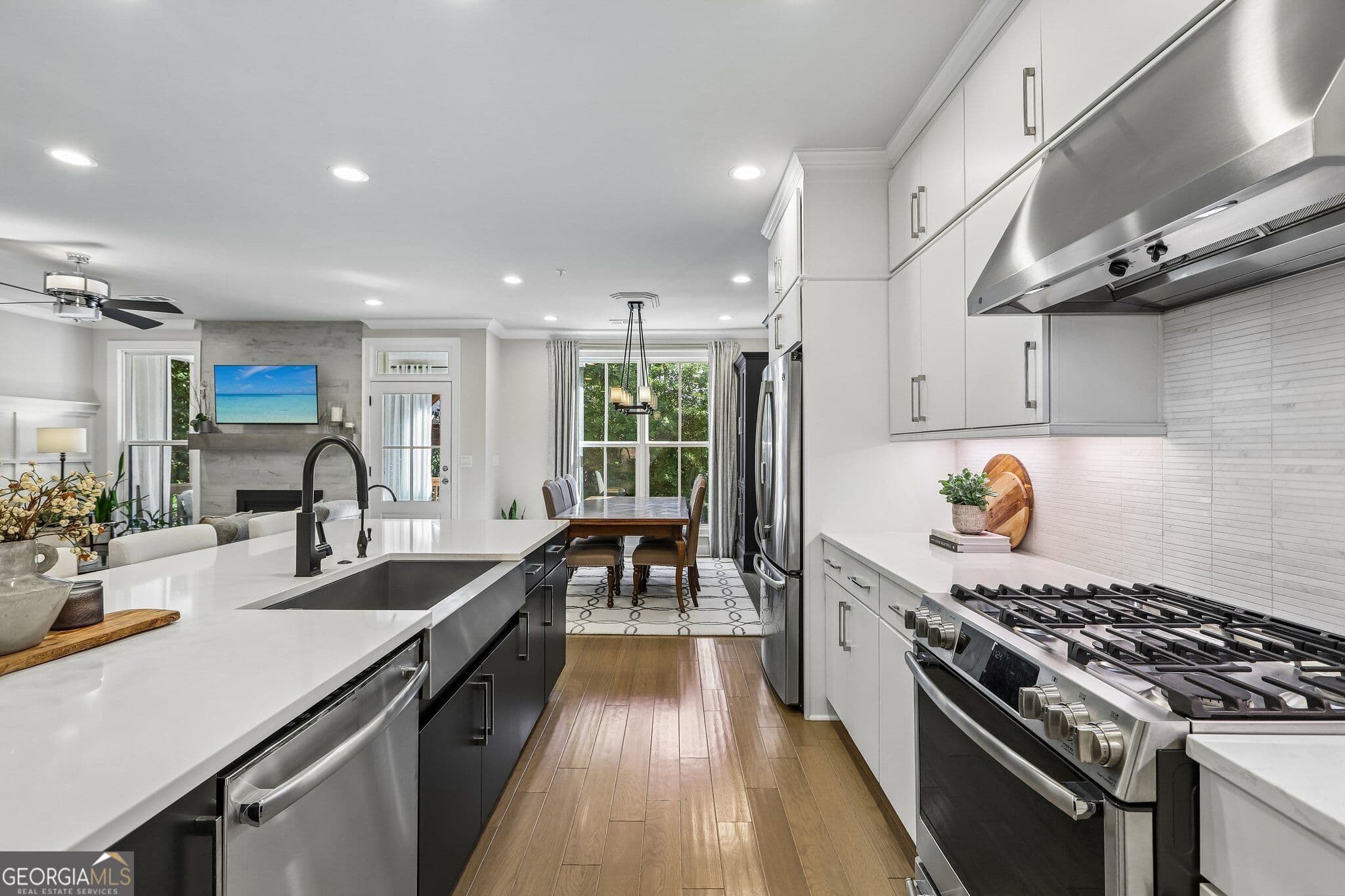 3 bedroom, 3.5 bathroom, 2,900 sq ft townhouse for sale at 202 Phillips Lane, Alpharetta, GA 30009 — photo 6