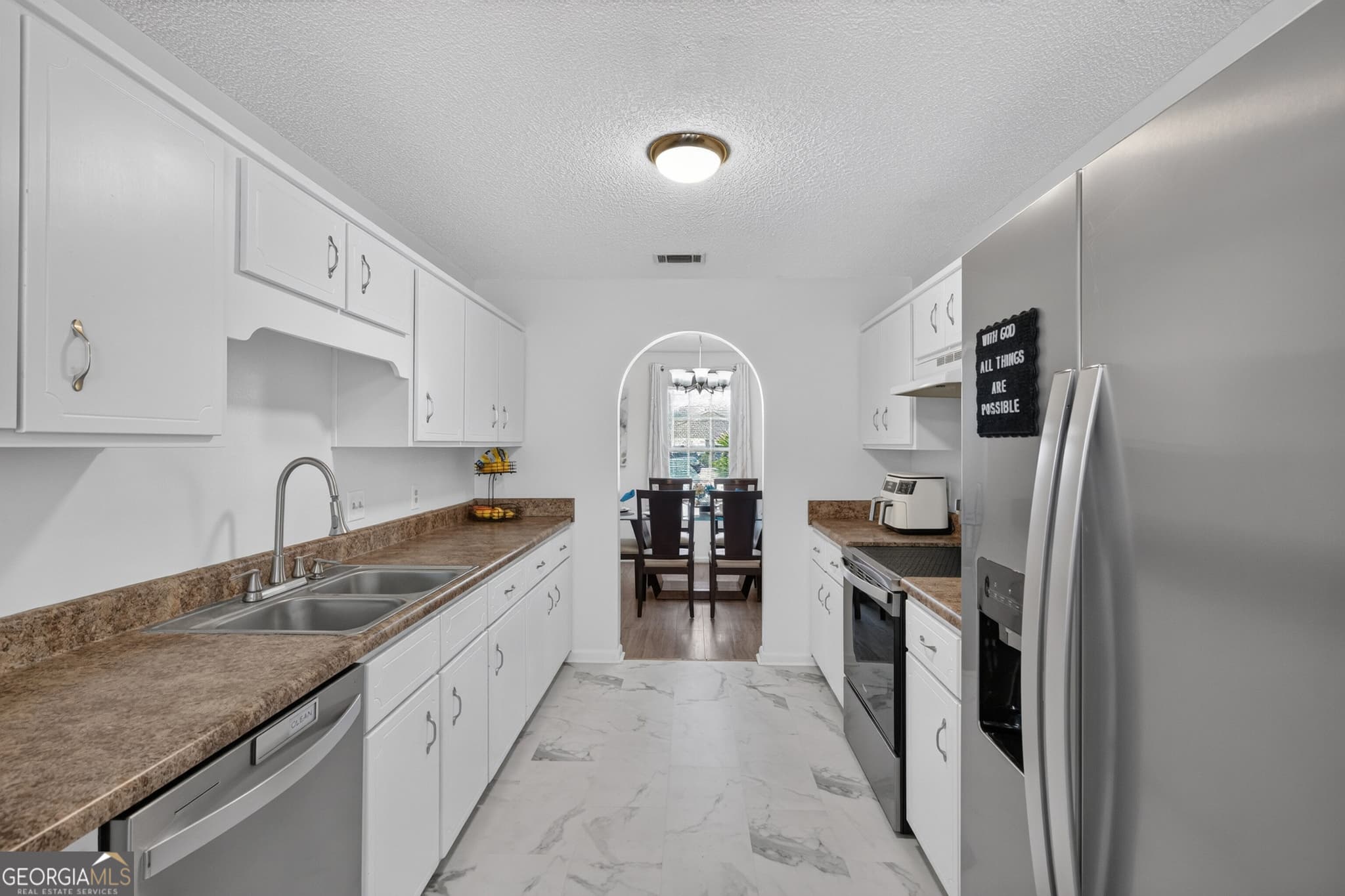 4 bedroom, 2 bathroom, 1,863 sq ft single family residence for sale at 2201 Driftwood Lane, Hinesville, GA 31313 — photo 7