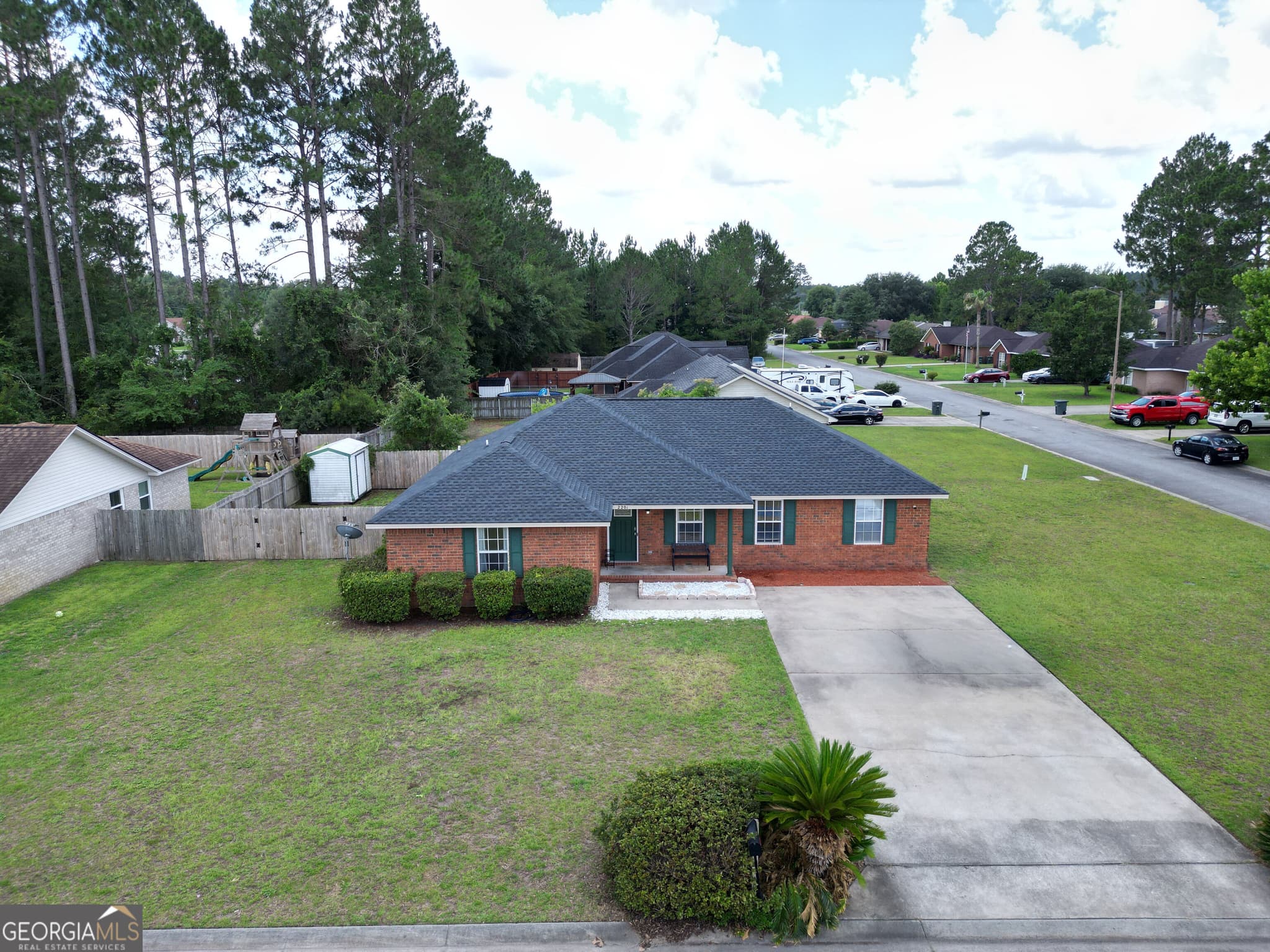 4 bedroom, 2 bathroom, 1,863 sq ft single family residence for sale at 2201 Driftwood Lane, Hinesville, GA 31313