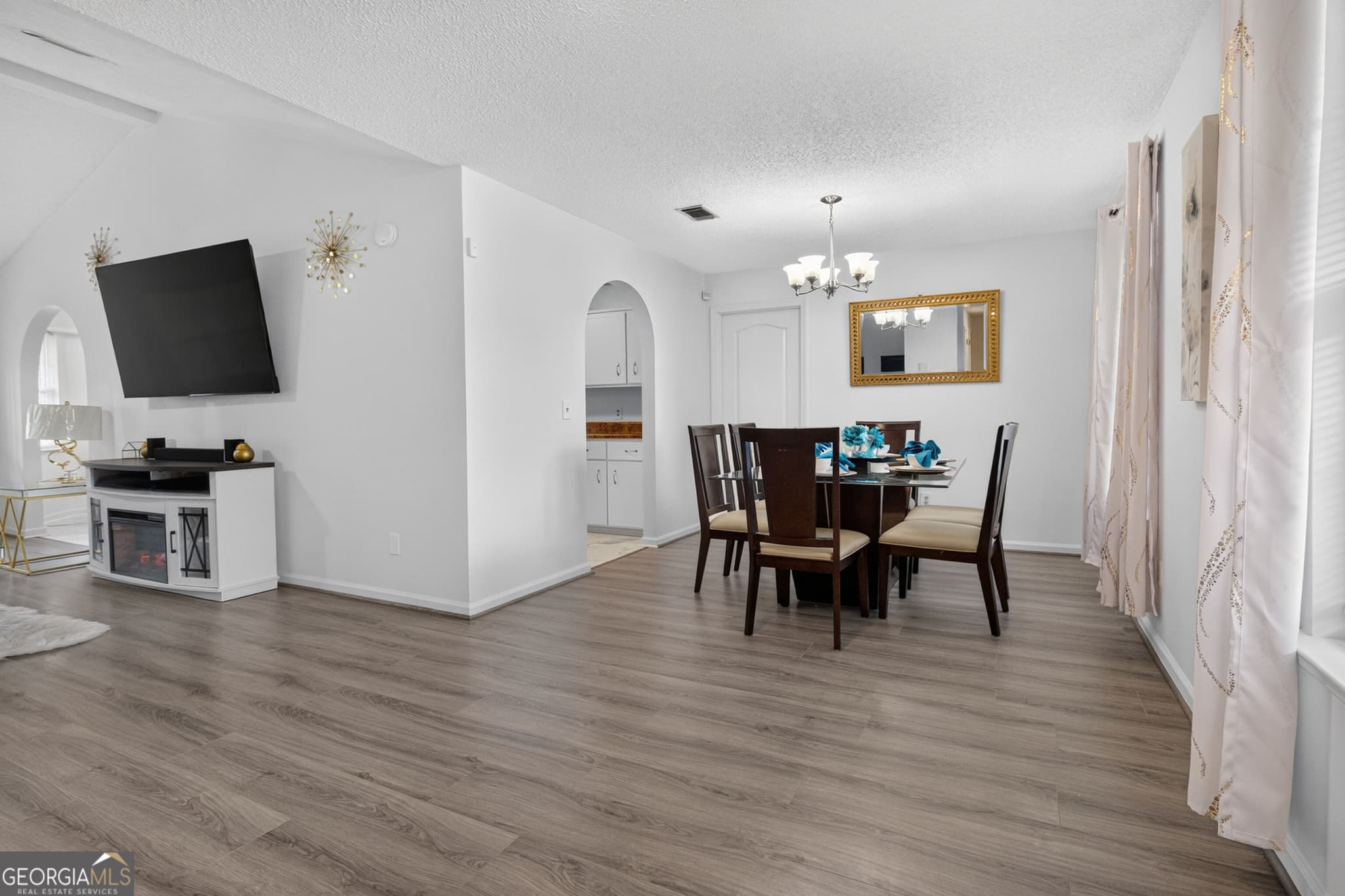 4 bedroom, 2 bathroom, 1,863 sq ft single family residence for sale at 2201 Driftwood Lane, Hinesville, GA 31313 — photo 5