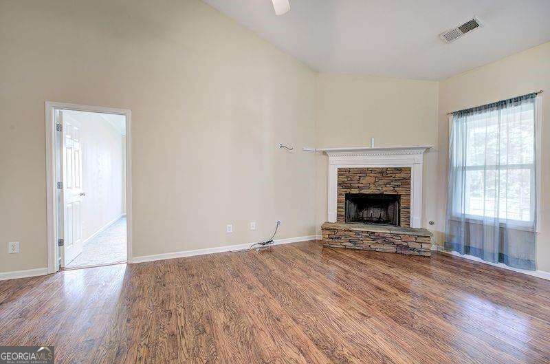 3 bedroom, 2 bathroom, 1,430 sq ft single family residence for sale at 77 Mercer Lane, Cartersville, GA 30120 — photo 4