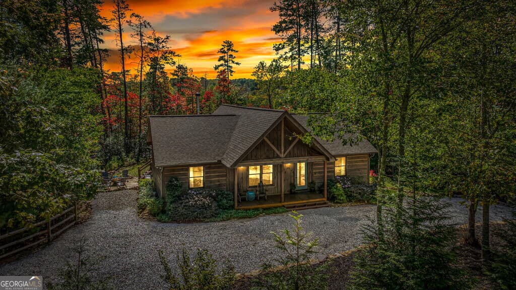 3 bedroom, 2 bathroom, 1,380 sq ft cabin,single family residence for sale at 329 Autumn Ridge Drive, Mineral Bluff, GA 30559 — photo 2