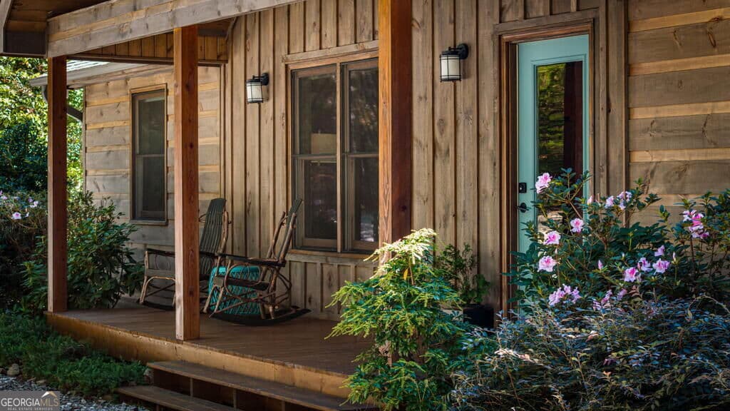 3 bedroom, 2 bathroom, 1,380 sq ft cabin,single family residence for sale at 329 Autumn Ridge Drive, Mineral Bluff, GA 30559 — photo 5