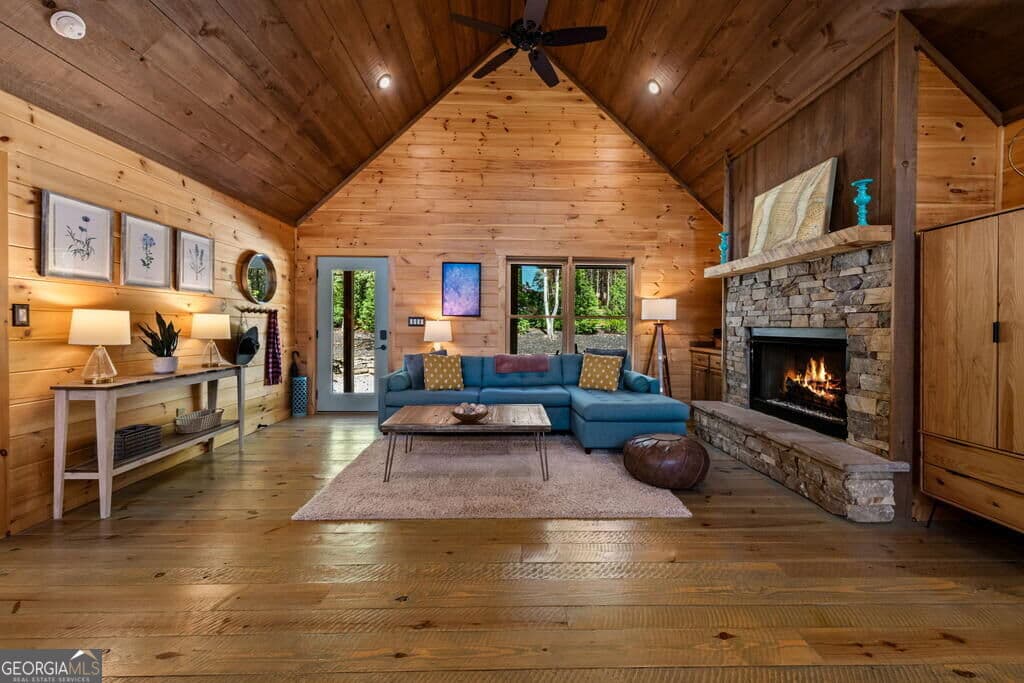 3 bedroom, 2 bathroom, 1,380 sq ft cabin,single family residence for sale at 329 Autumn Ridge Drive, Mineral Bluff, GA 30559 — photo 9