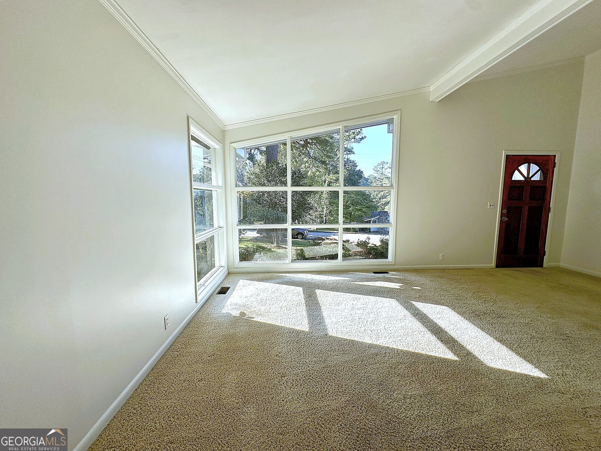 3 bedroom, 1.5 bathroom, 1,379 sq ft single family residence for sale at 136 S Chilton Crescent, Lagrange, GA 30240 — photo 6