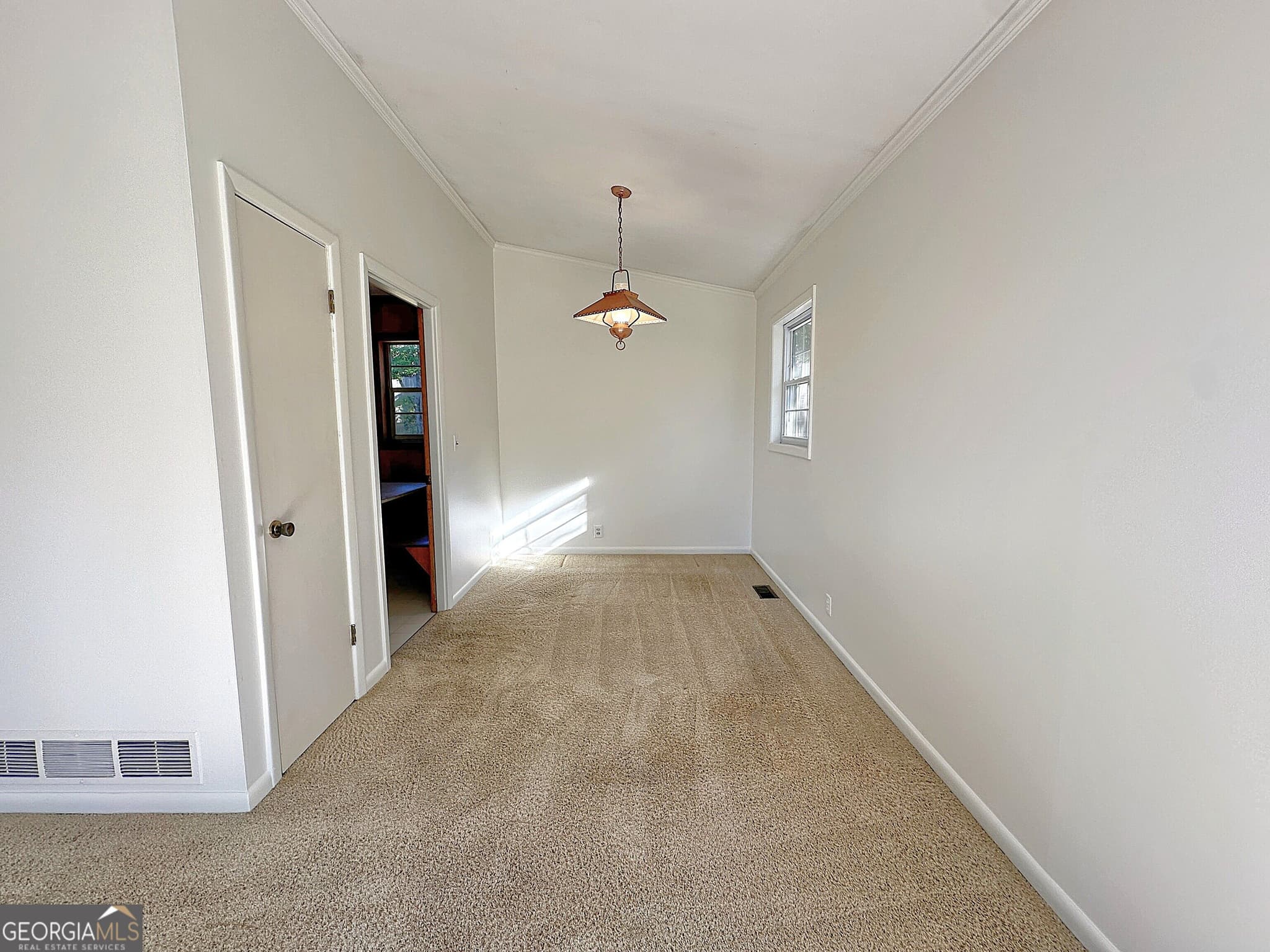 3 bedroom, 1.5 bathroom, 1,379 sq ft single family residence for sale at 136 S Chilton Crescent, Lagrange, GA 30240 — photo 7