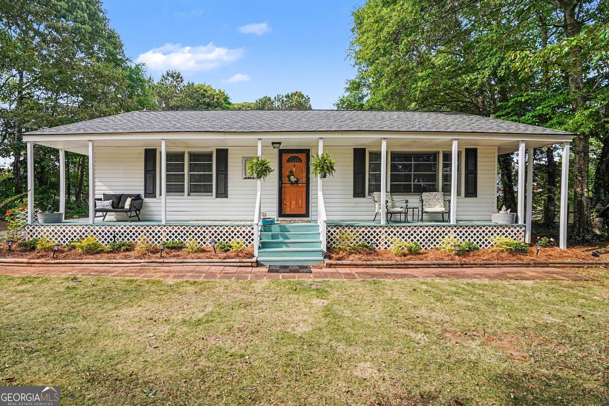 3 bedroom, 2 bathroom, 1,722 sq ft single family residence sold at 1075 County Road 229, Social Circle, GA 30025