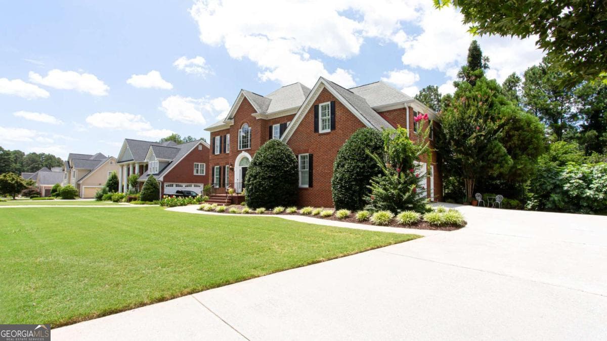 5 bedroom, 4.5 bathroom, 6,778 sq ft single family residence for sale at 2651 Brentford Lane, Snellville, GA 30078 — photo 8
