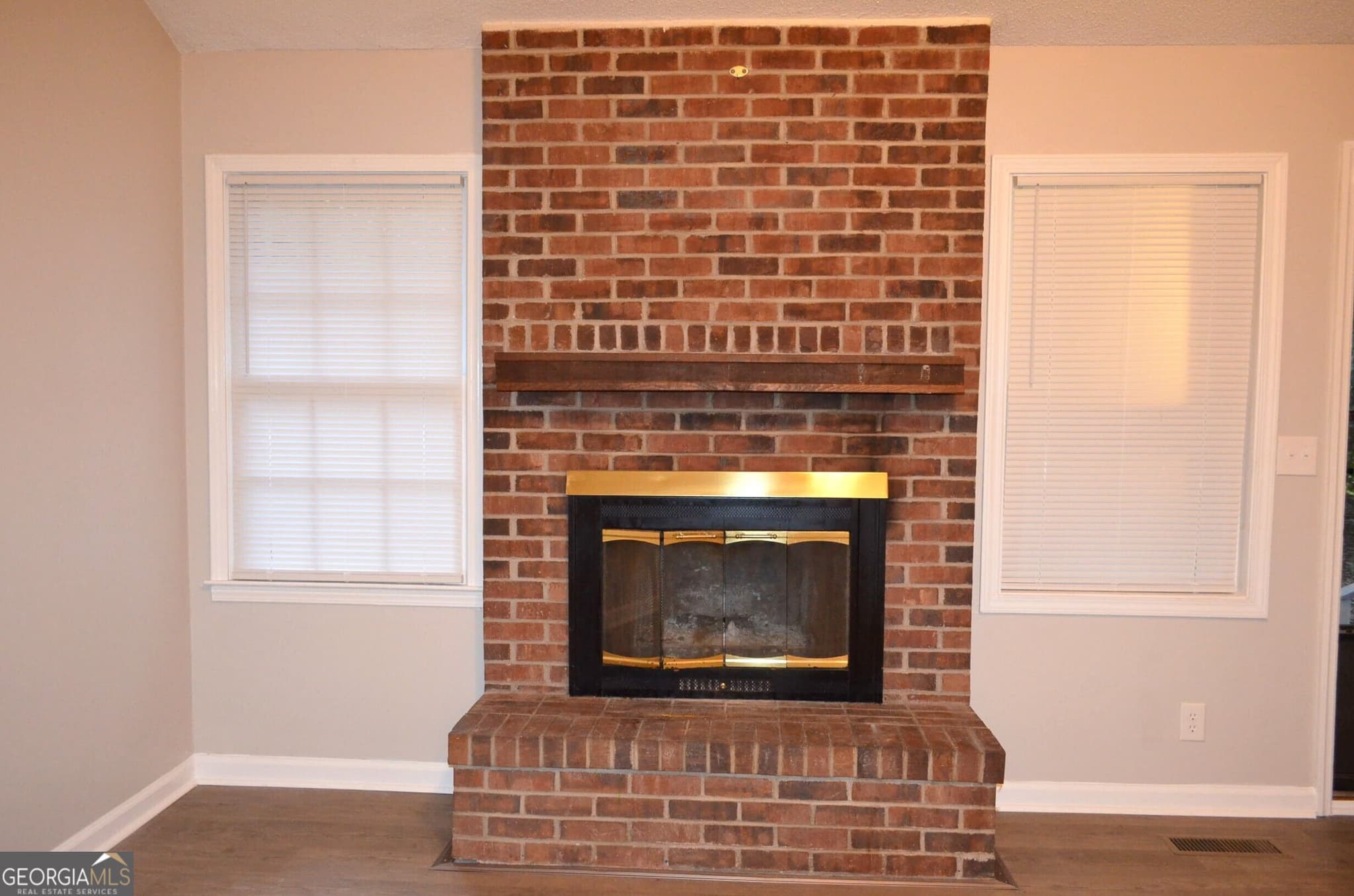 3 bedroom, 2 bathroom, 1,222 sq ft single family residence for sale at 1136 S Confederate Drive, Macon, GA 31220 — photo 4