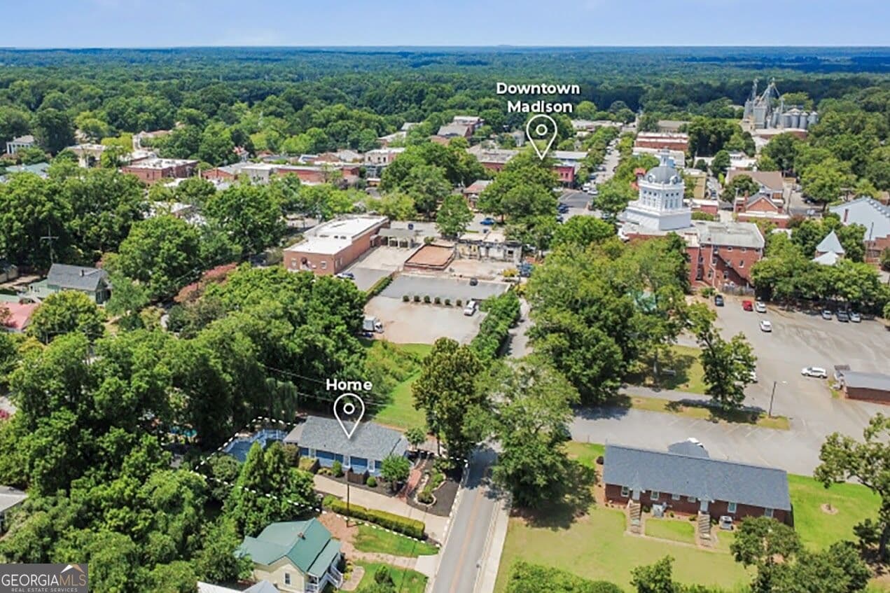 3 bedroom, 3 bathroom, 2,030 sq ft single family residence for sale at 238 E Jefferson Street, Madison, GA 30650 — photo 10