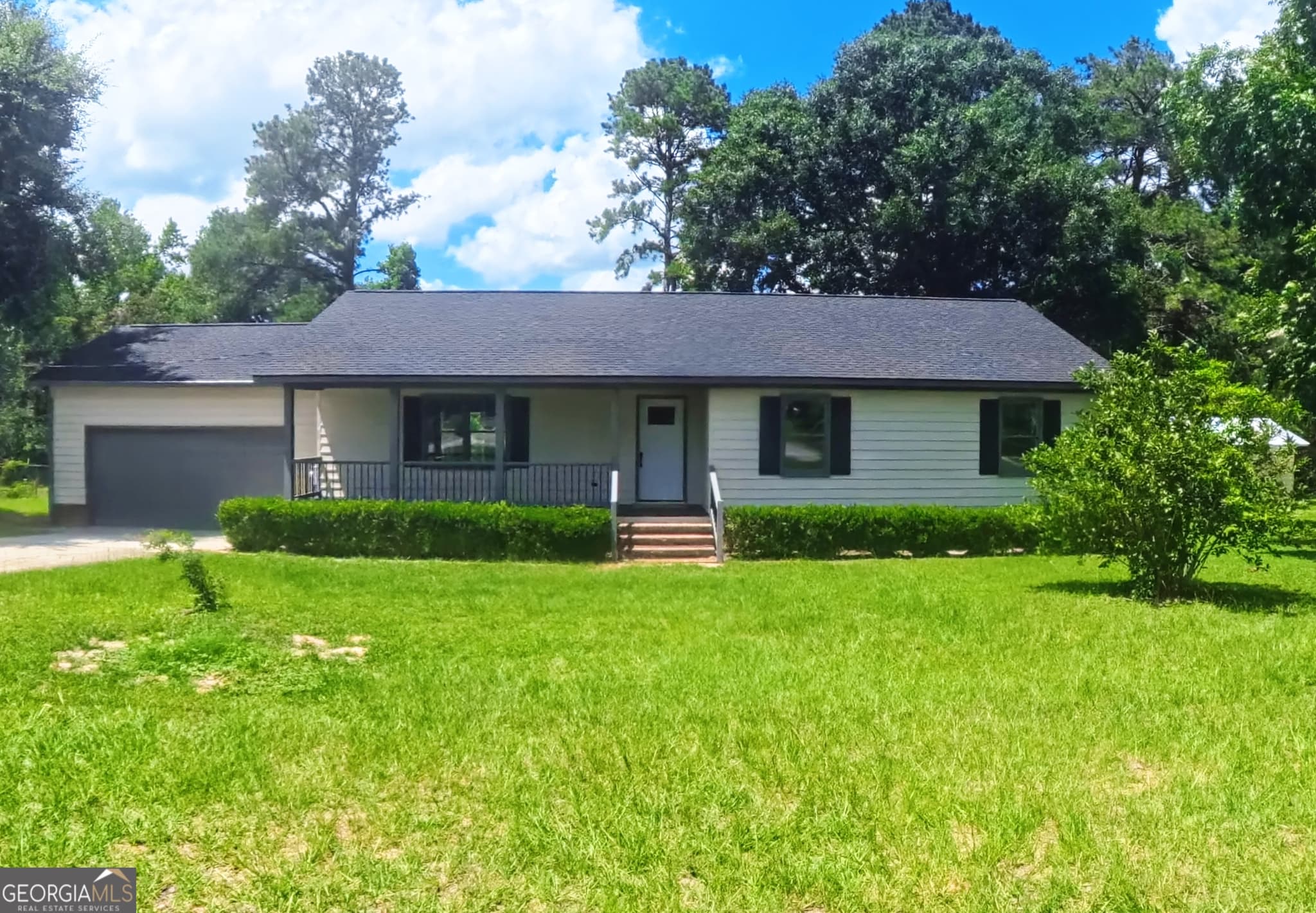 3 bedroom, 2 bathroom, 1,450 sq ft cabin,single family residence under contract at 1163 Fairlane Drive, Louisville, GA 30434