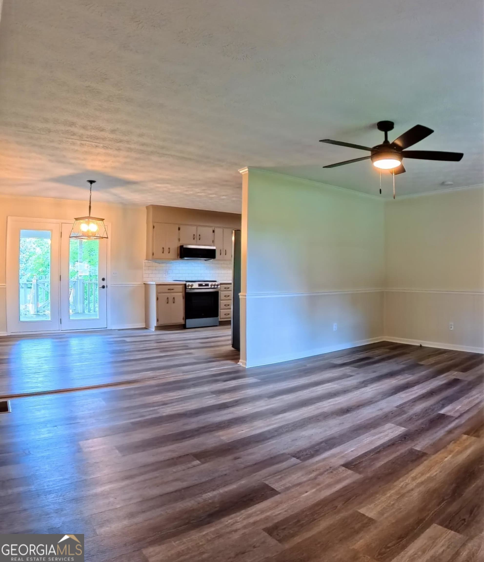 3 bedroom, 2 bathroom, 1,450 sq ft cabin,single family residence under contract at 1163 Fairlane Drive, Louisville, GA 30434 — photo 5